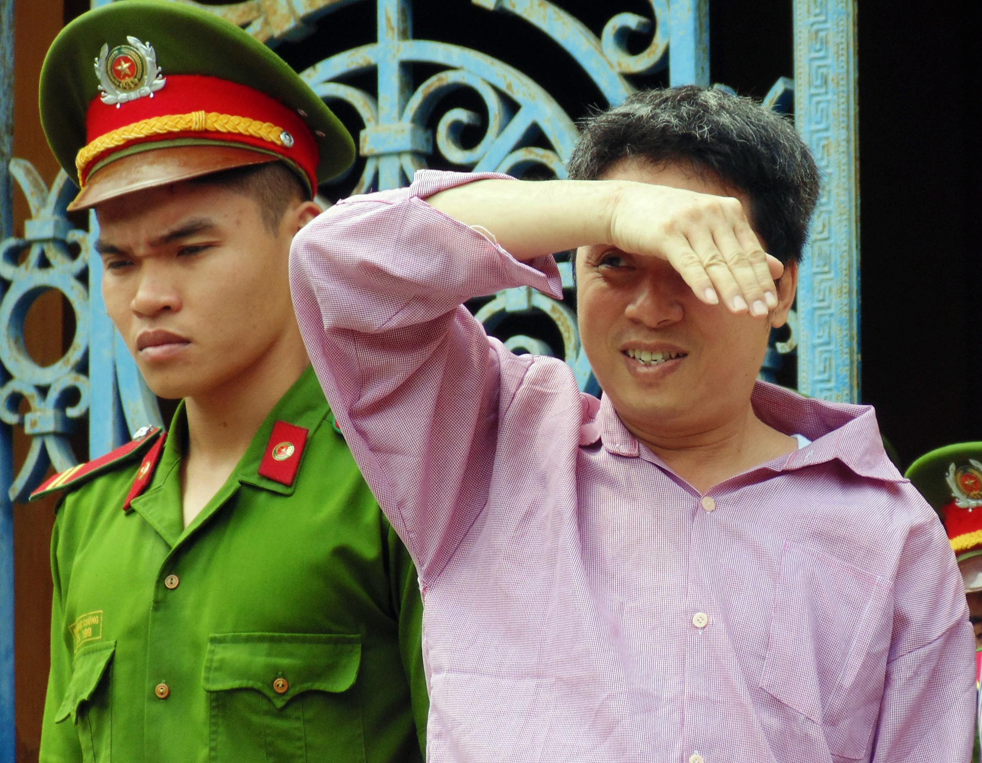 Giở trò đồi bại với học sinh, lãnh 15 năm tù
