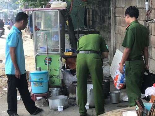 Bỏ thuốc chuột vào nồi nước lèo để trả thù