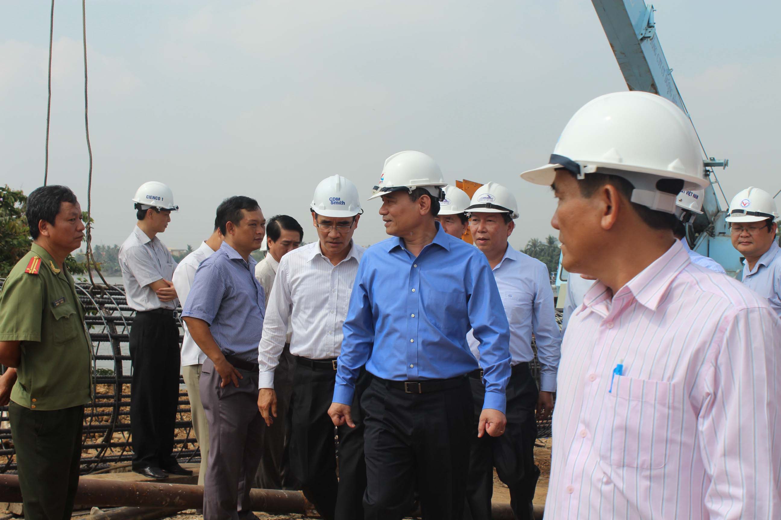Bộ trưởng giao thông thúc tiến độ cầu Ghềnh