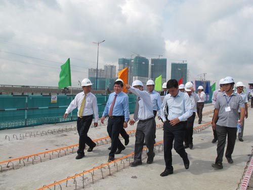 Hợp long cầu metro vượt sông Sài Gòn