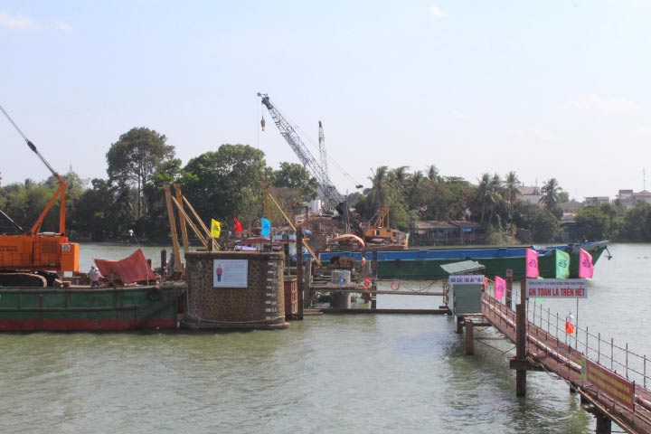 Thay nhà thầu điều tiết giao thông ở cầu Ghềnh