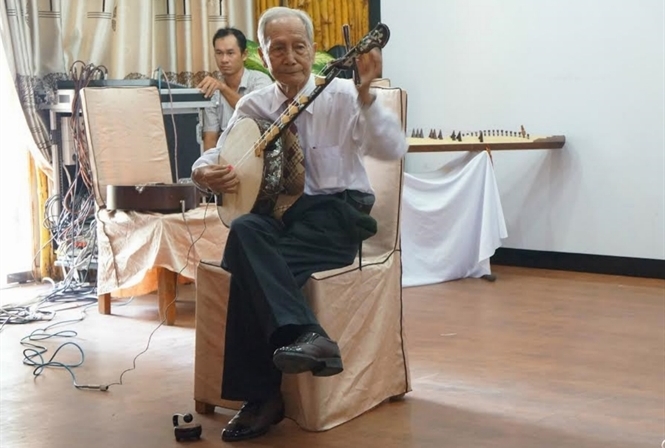 Hai lần thoát chết nhờ tiếng đờn