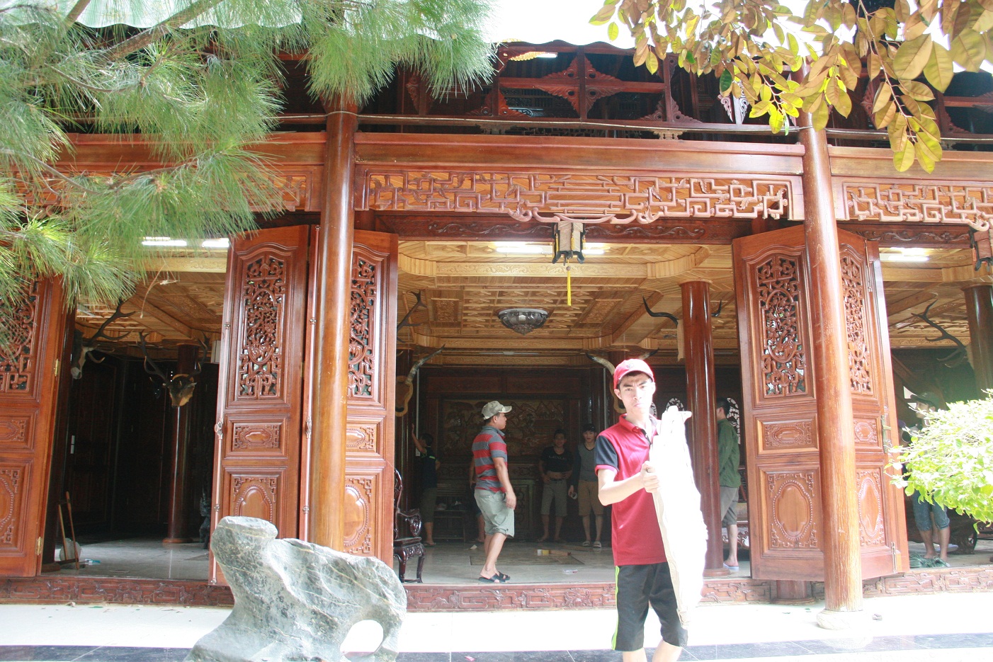 “Đại gia vàng” khó hoàn thành tháo dỡ biệt phủ đúng hạn