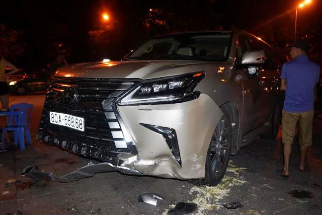 Lexus 570 tông nhiều người: Biển "VIP" 80A cấp cho tư nhân