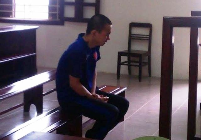 Dọa nổ súng rồi đưa người yêu lên đồi làm "chuyện ấy”