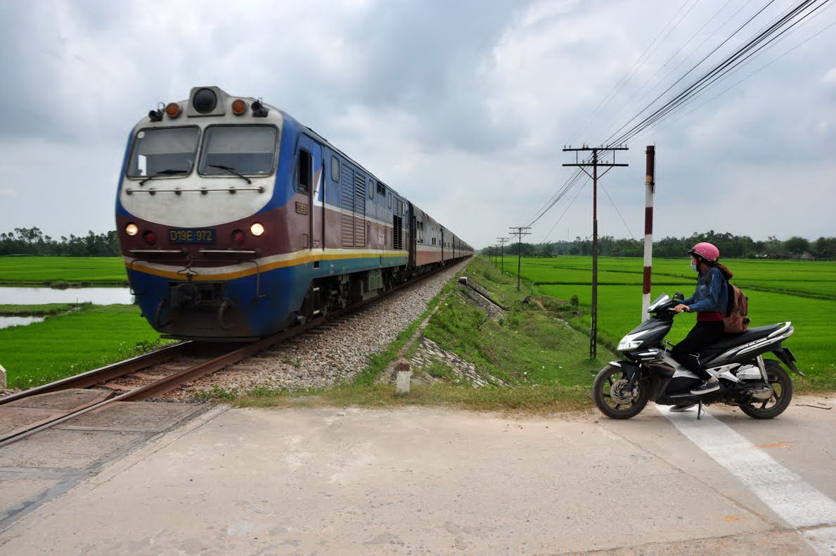 Thấp thỏm với tàu lửa