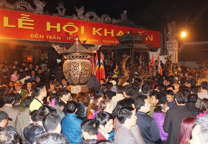 Thần thánh không phù hộ kẻ lười, người ác!