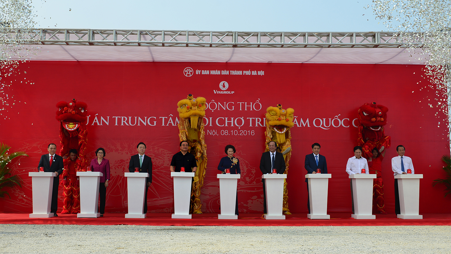 Chủ tịch QH Nguyễn Thị Kim Ngân cùng một số lãnh đạo TƯ và địa phương làm lễ động thổ