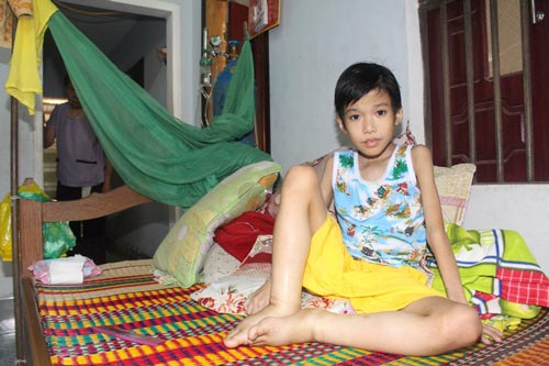 Không thể nằm vì khối u hành hạ