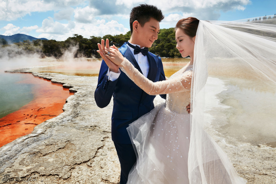 Ngô Kỳ Long và Lưu Thi Thi tung ảnh cưới ngọt ngào