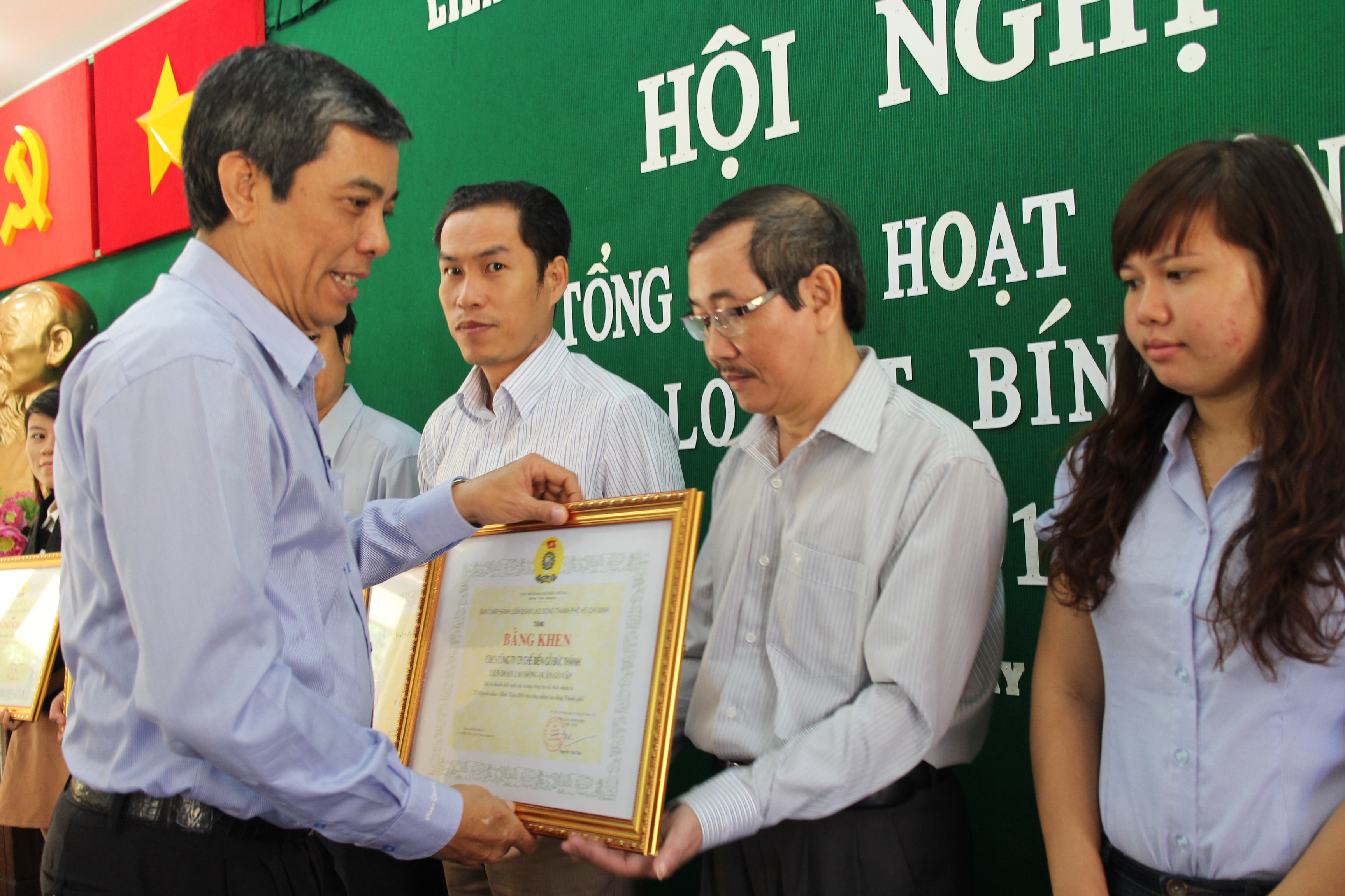 Chăm lo Tết chu đáo cho công nhân khó khăn