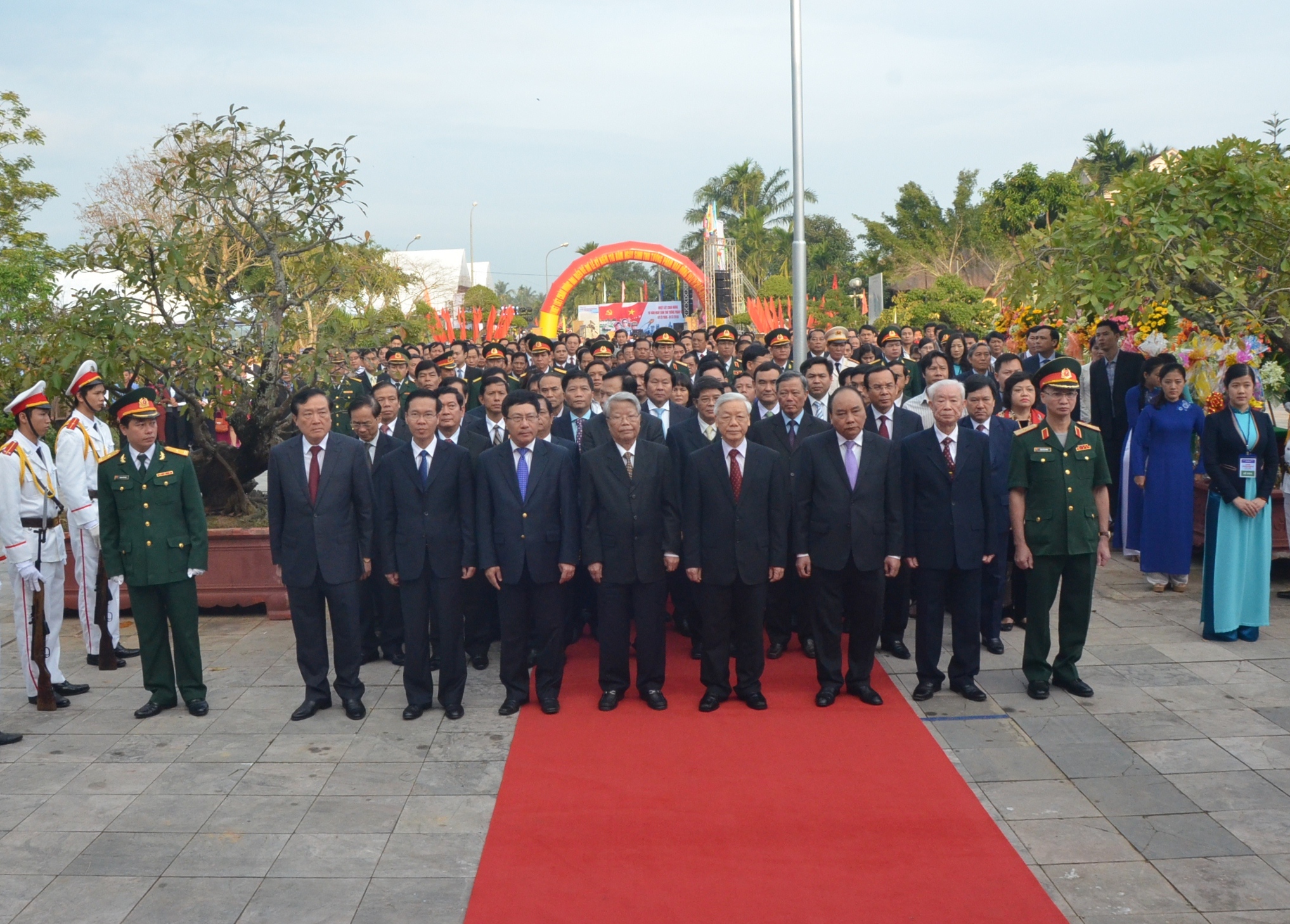 Tổng Bí thư dâng hương tưởng niệm cố Thủ tướng Phạm Văn Đồng