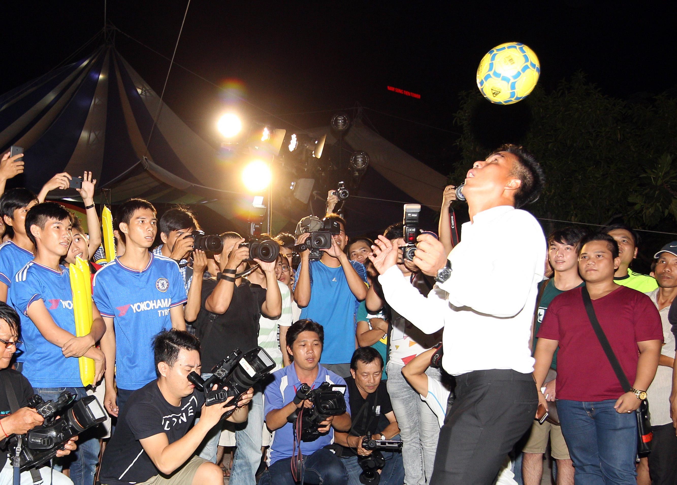 Thăng trầm lương V-League