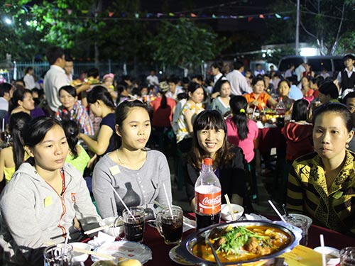 Ấm lòng nơi đất khách