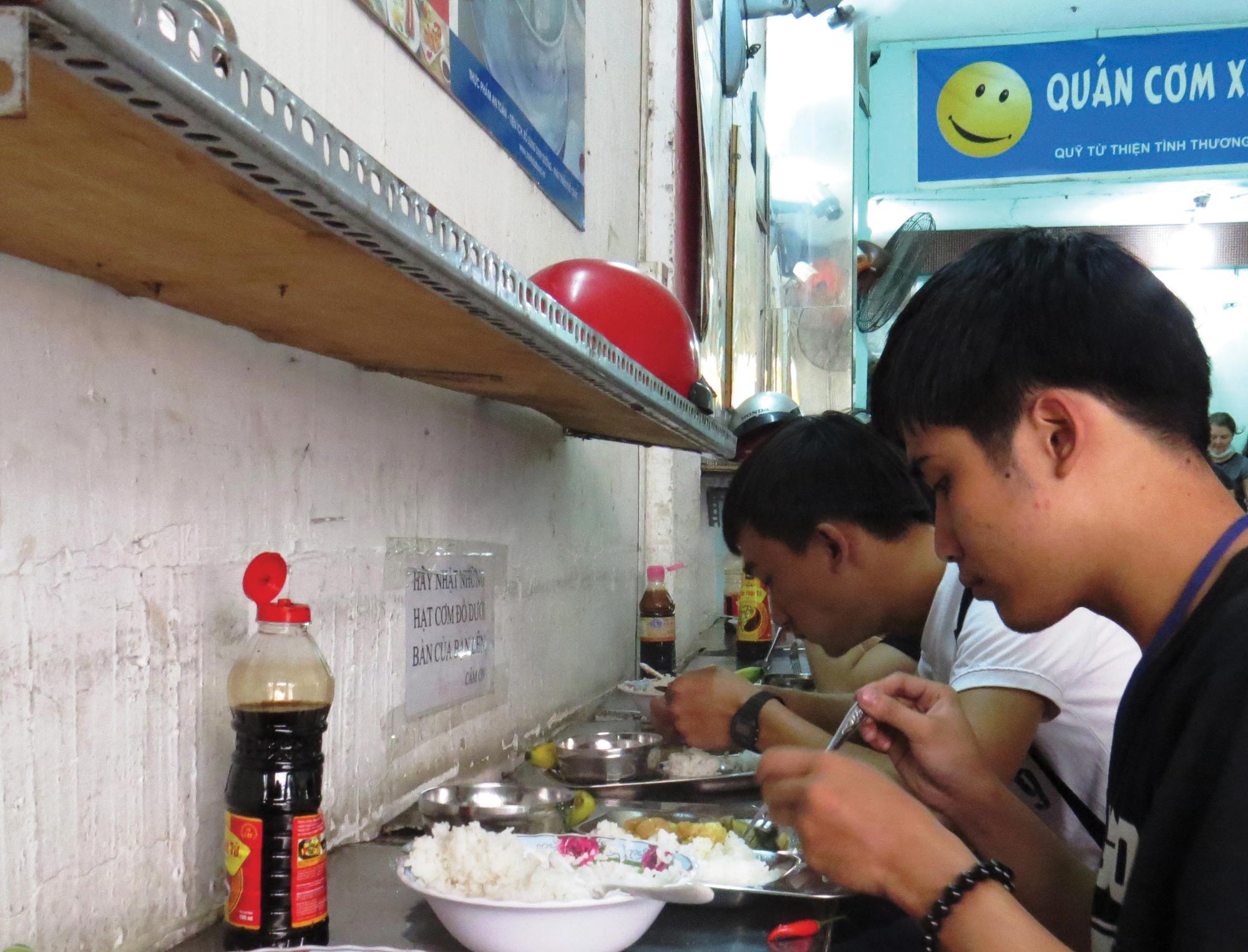 Cơm từ thiện Sài Gòn (*): Đâu chỉ cần mỗi tấm lòng