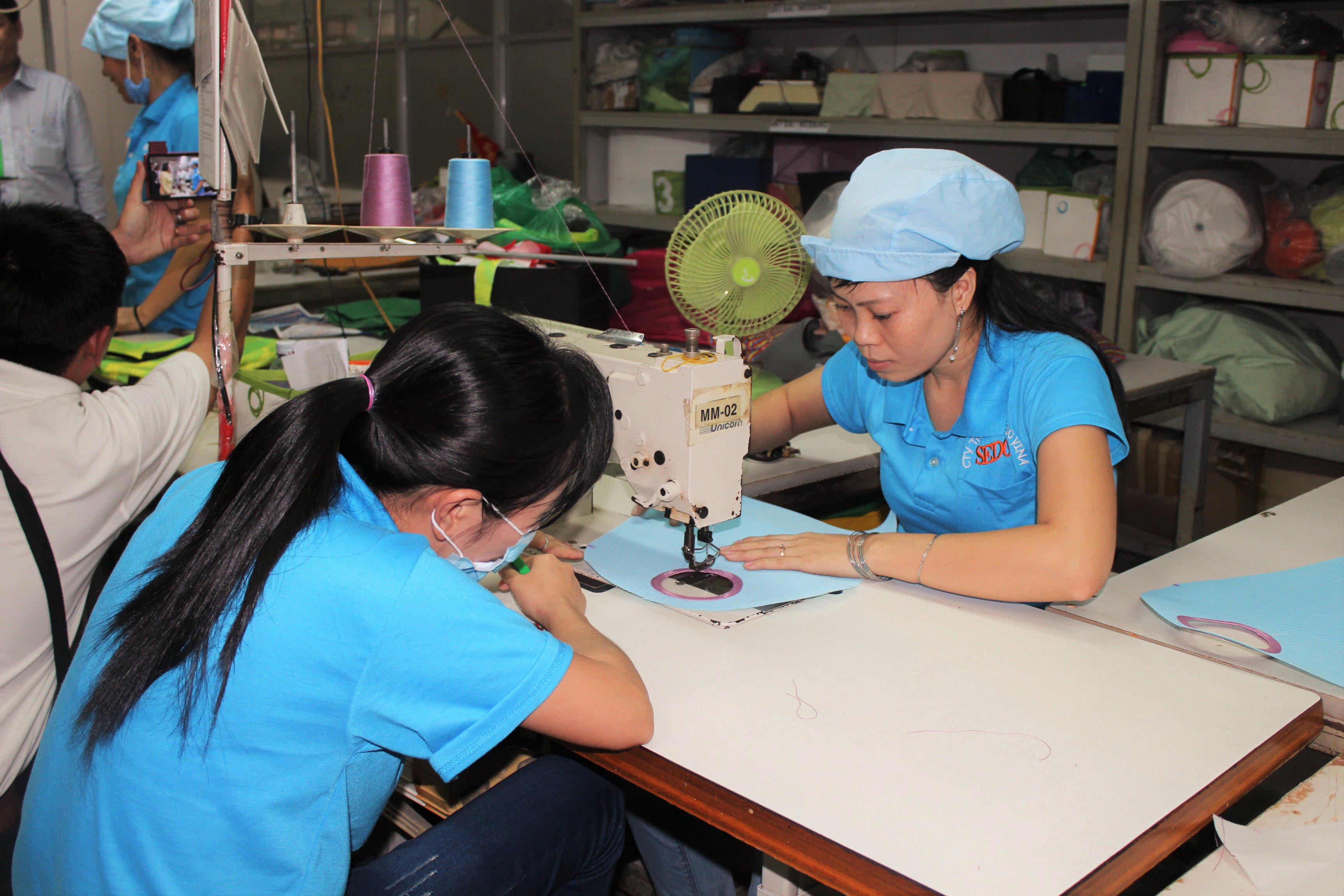 Không lo mất người