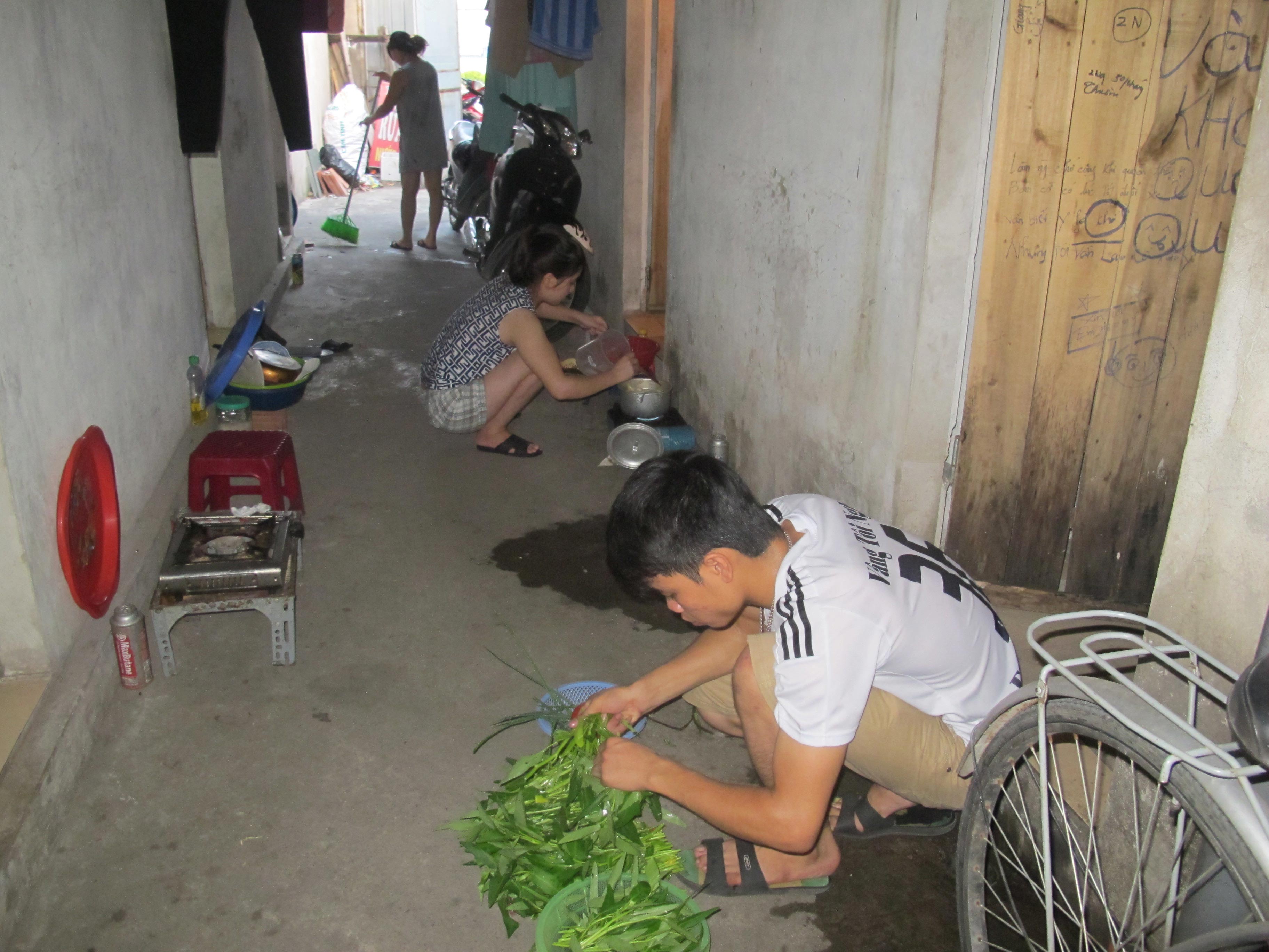 Xây dựng thiết chế phục vụ công nhân