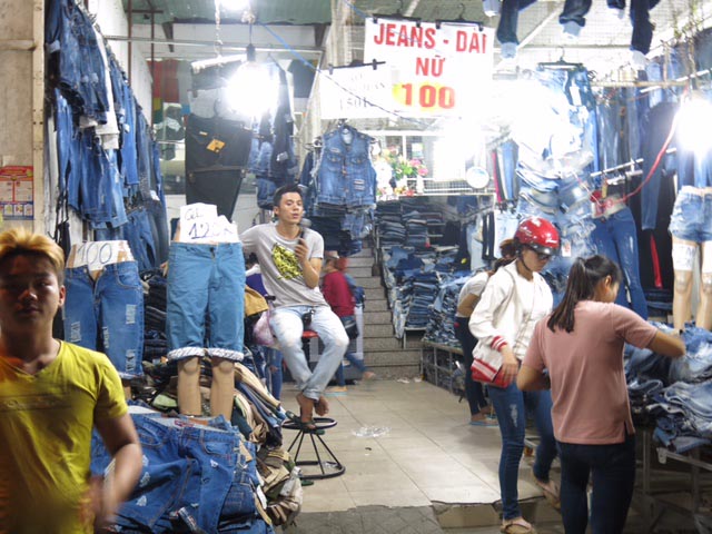 Sức sống chợ thời trang