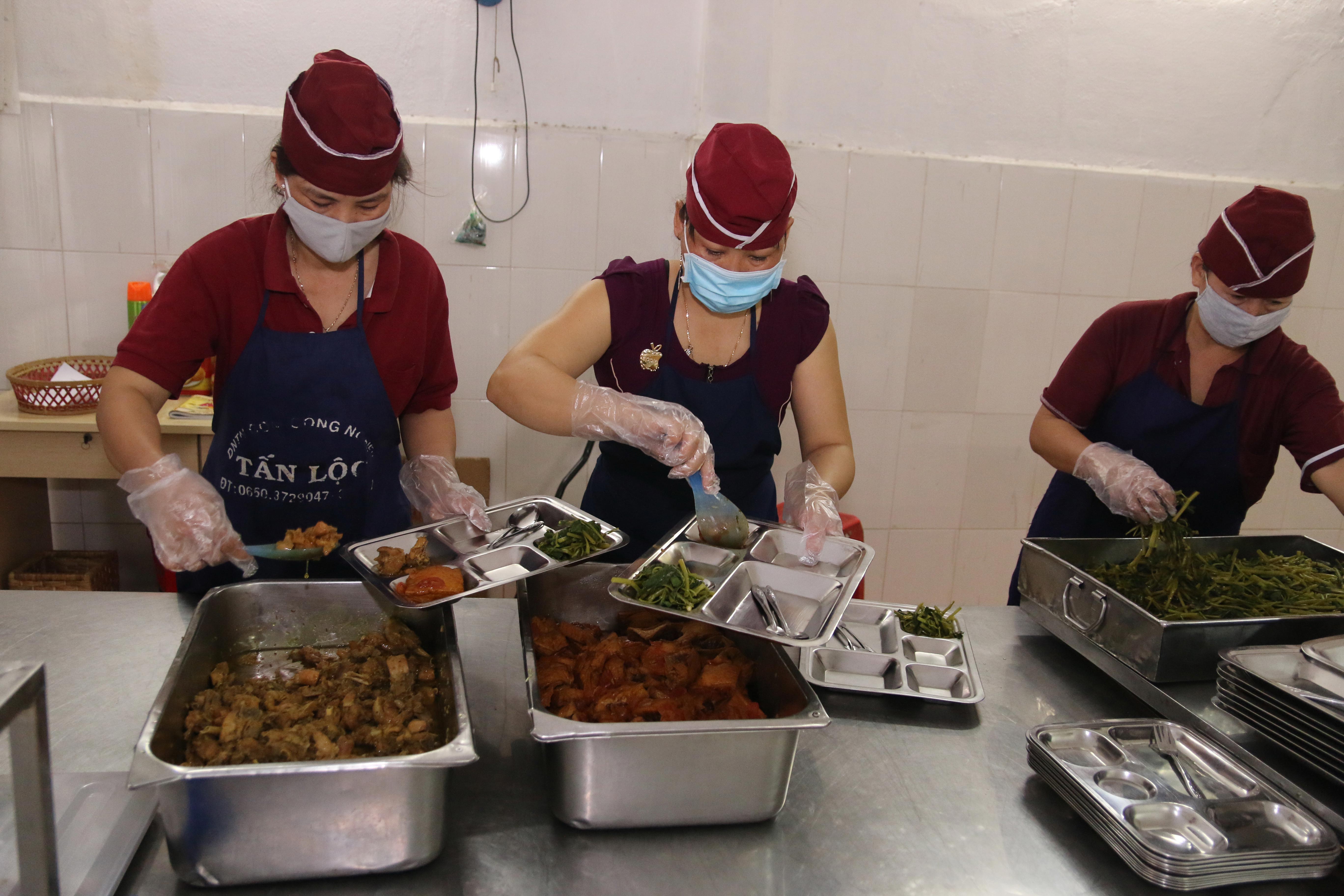 Nâng cao chất lượng bữa ăn giữa ca