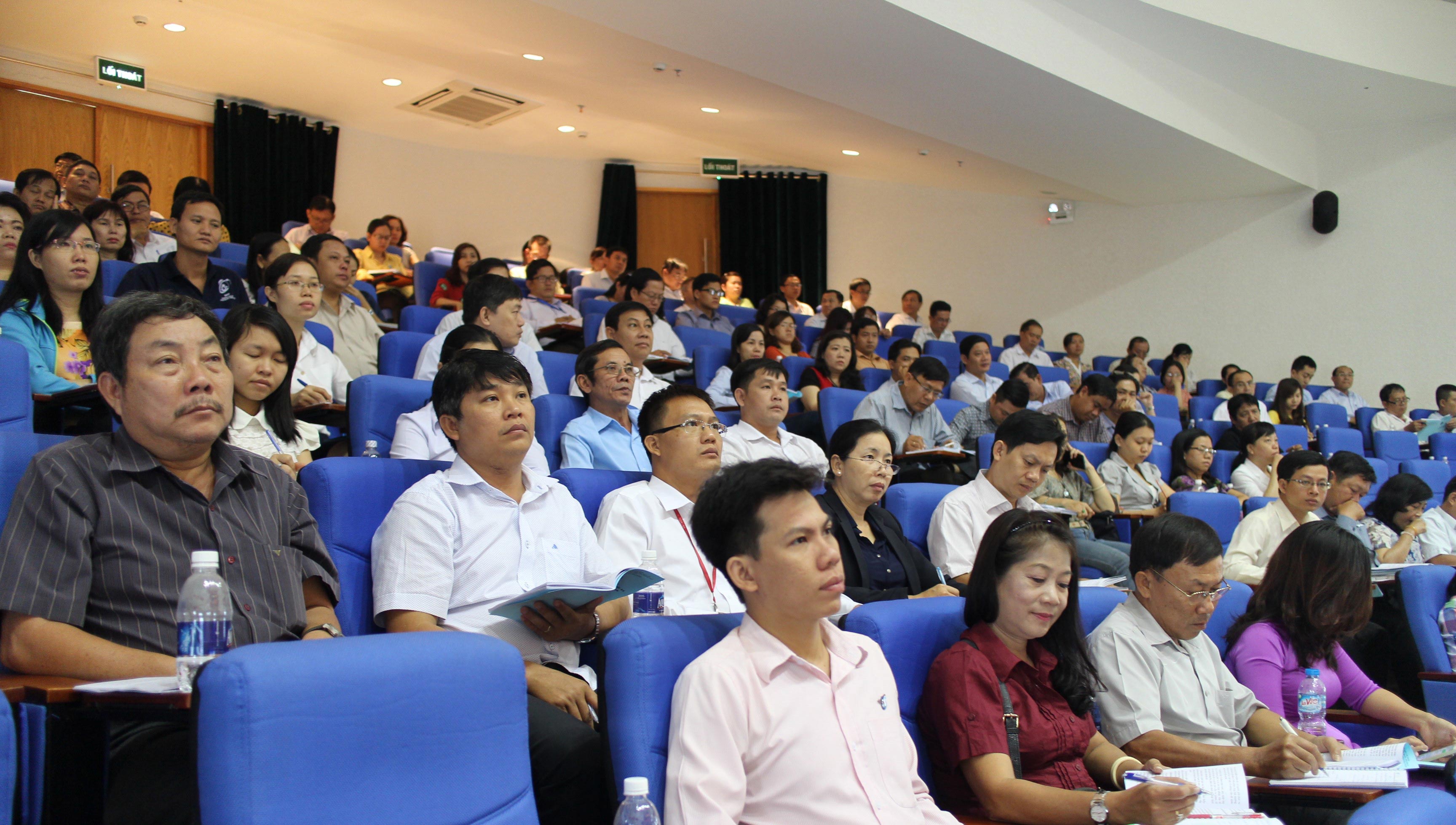 Tập huấn về bầu cử cho cán bộ Công đoàn