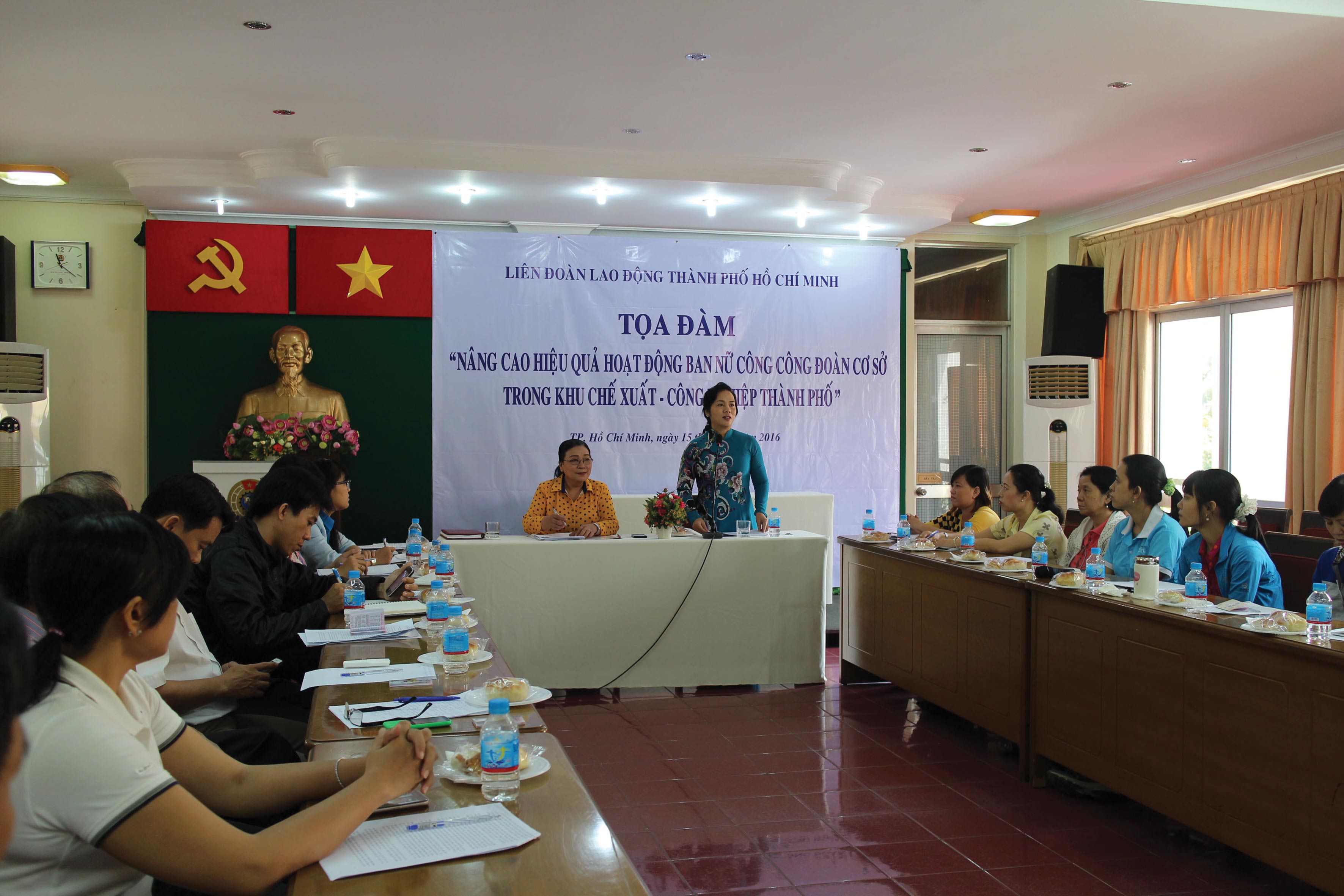 
C&aacute;c đại biểu ph&aacute;t biểu tại chương tr&igrave;nh tọa đ&agrave;m
