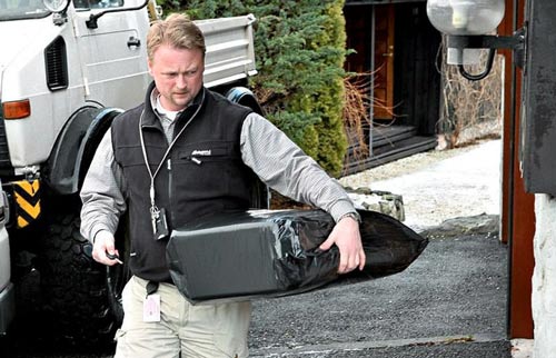 Chủ xưởng sửa chữa xe hơi Erik Anderson Ảnh: AFTENPOSTEN