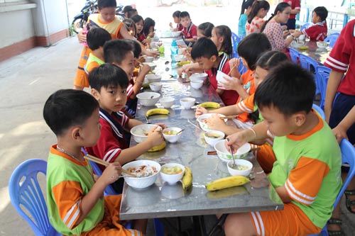 Gian nan tìm chỗ gửi con