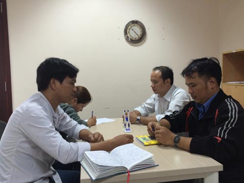 Tự chuốc rắc rối