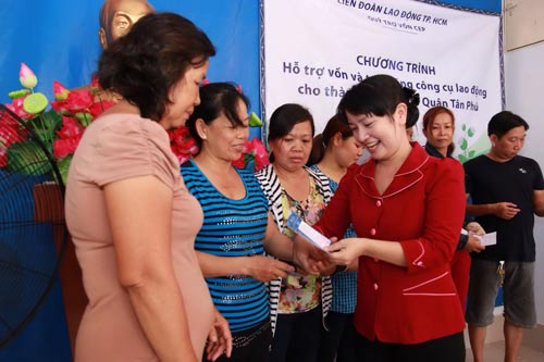 Đa dạng sản phẩm, dịch vụ phục vụ người nghèo