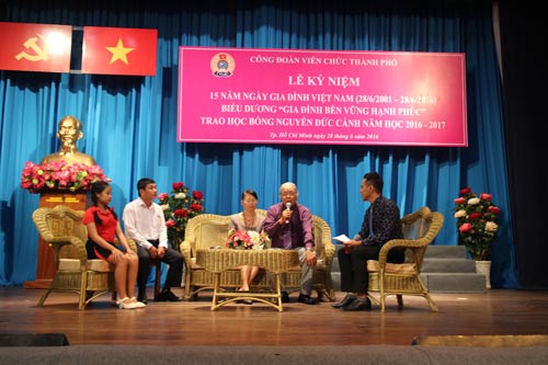 Tuyên dương 403 gia đình tiêu biểu