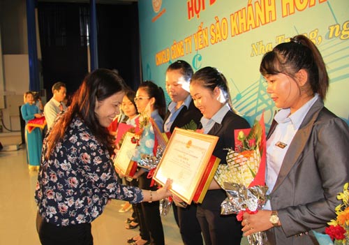 Tôn vinh lao động nữ