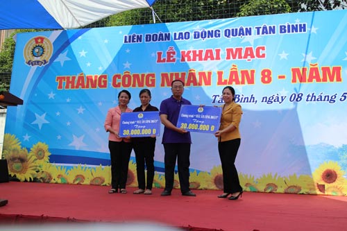 Chăm lo đời sống vật chất, tinh thần cho công nhân