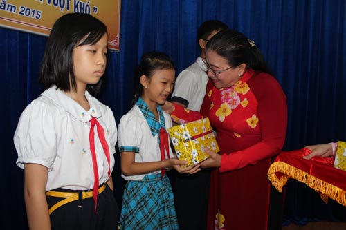 Hỗ trợ CNVC-LĐ khó khăn