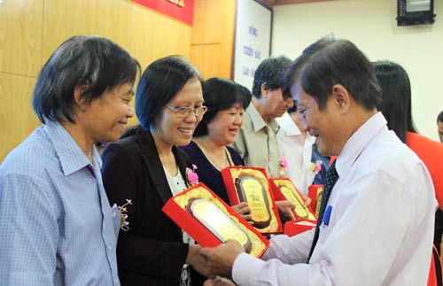 Họp mặt giáo viên nghỉ hưu