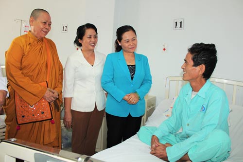 Tập trung chăm lo cho CNVC-LĐ khó khăn