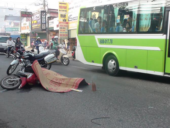 Xe chở học sinh gây tai nạn chết người