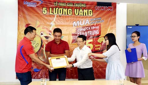 Niềm vui “vàng” tới làng nghèo
