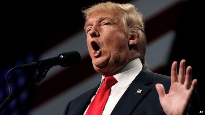 Ứng viên Tổng thống Mỹ Donald Trump không ngừng công kích phe của bà Hillary Clinton. Ảnh: AP