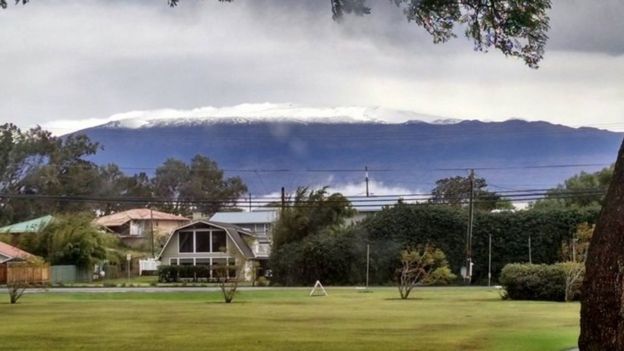 Tuyết rơi dày hiếm có ở Hawaii