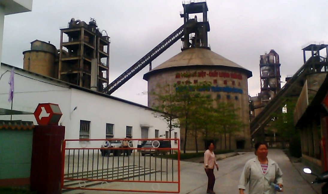 Rơi xuống hệ thống nghiền đất sét, công nhân chết thảm