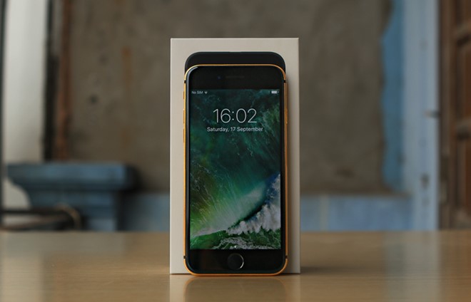 iPhone 7 Plus rồng vàng giá 90 triệu tại Việt Nam
