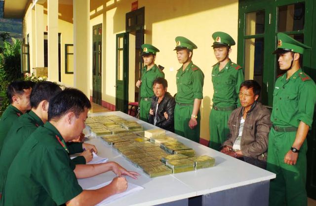 2 người Lào “ôm” 69 bánh heroin sang Việt Nam tiêu thụ