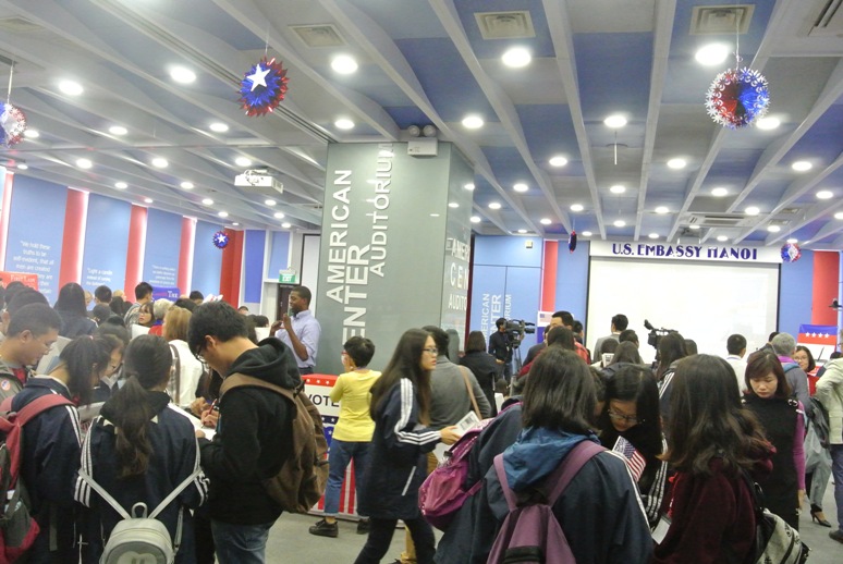 Sự kiện thu hút khoảng 500 bạn trẻ là học sinh, sinh viên tham gia