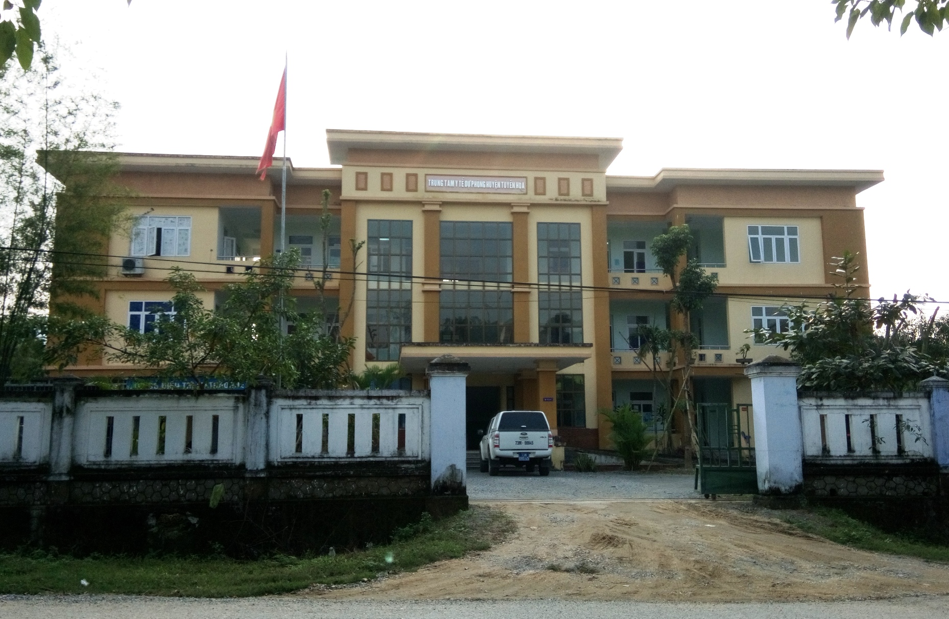 Vụ Trung tâm Y tế huyện nghèo xài sang: Công an vào cuộc làm rõ