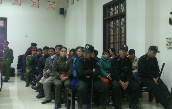 
An ninh được thắt chặt tại phi&ecirc;n t&ograve;a
