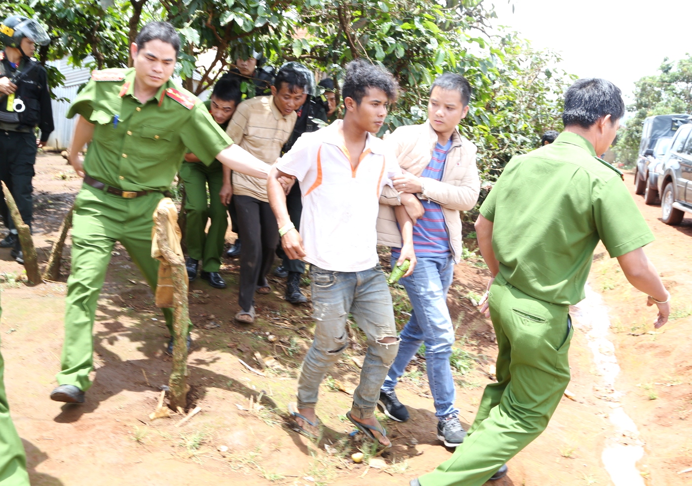 Khởi tố vụ án giết người, chống người thi hành công vụ ở Lâm Đồng