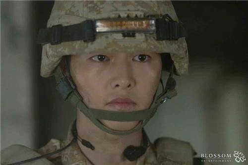 Khán giả thích gì ở “Đại úy” Song Joong Ki?
