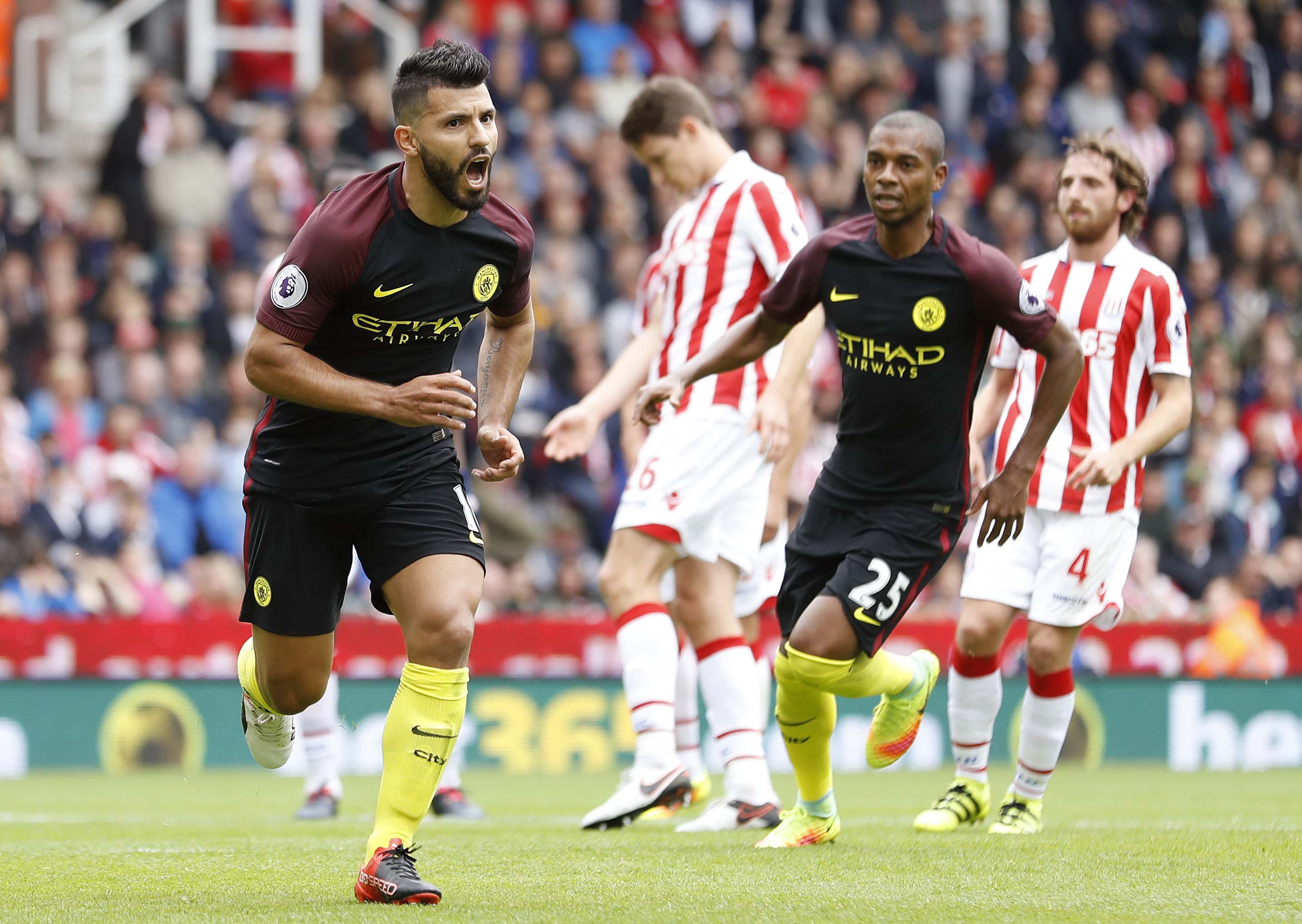Man City muốn đòi nợ West Ham