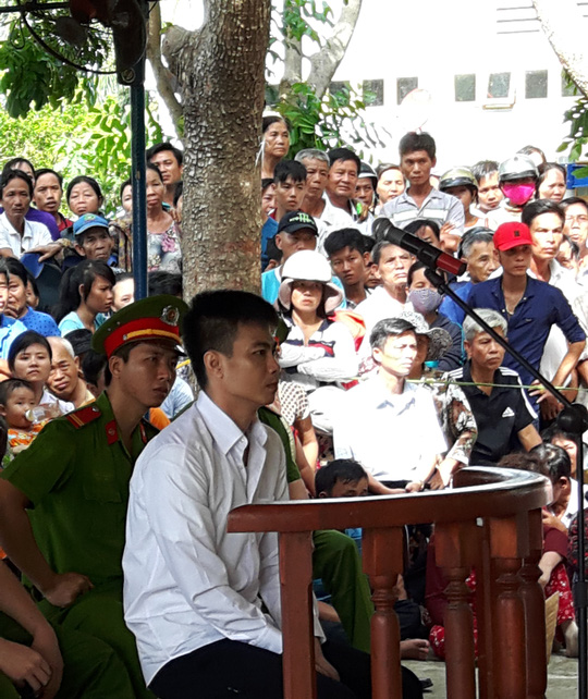 Nguyễn Ái Tình tại phiên xử