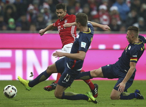 Xabi Alonso nhân đôi cách biệt cho Hùm xám